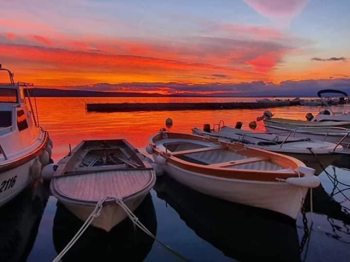 Apartments Adriatic 3 Селце Экстерьер фото