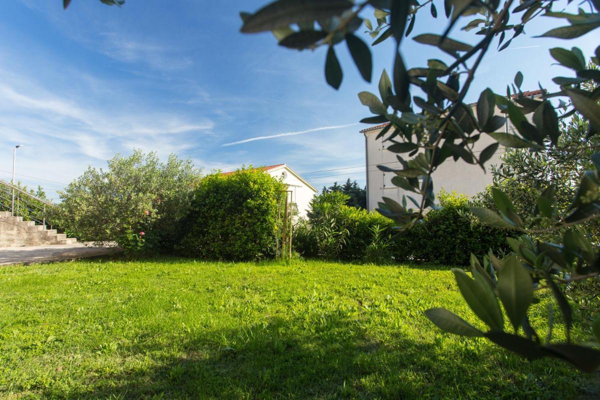 Apartments Adriatic 3 Селце Экстерьер фото